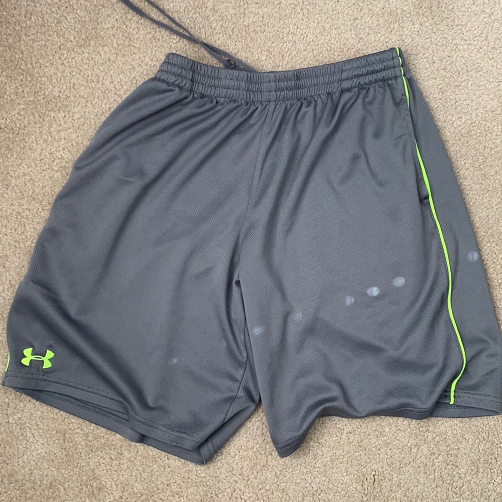 Under Armour gray Shorts